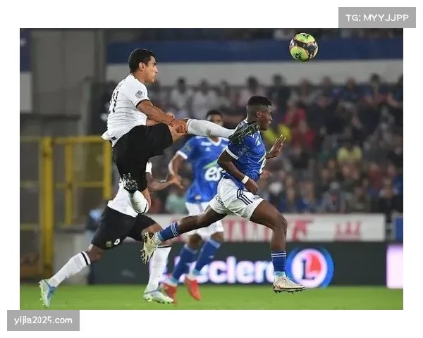 法甲第29轮，洛里昂对阵朗斯上半场补时长达7分钟